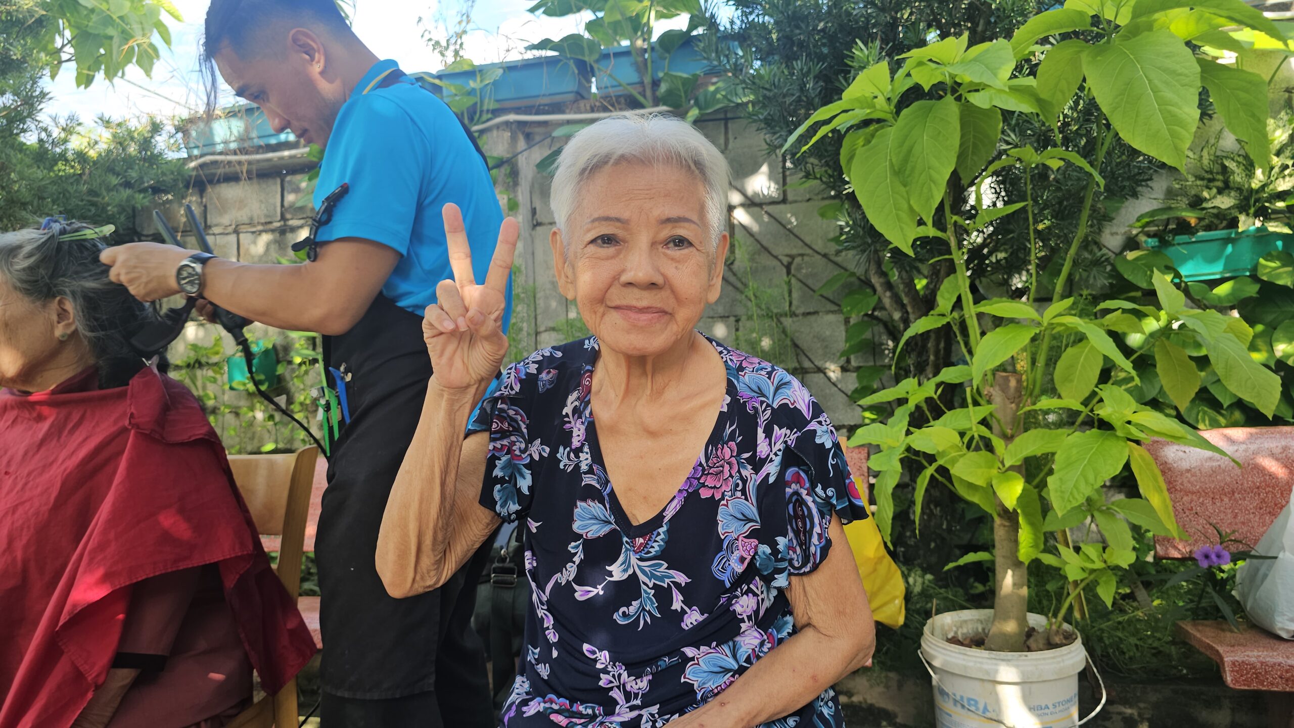 máy trợ thính cho người già