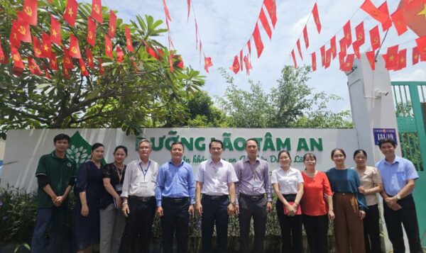 doan cong tac cua trung tam y te khu vuc thu duc tham vien duong lao tam an 5 - Viện Lão Tâm An