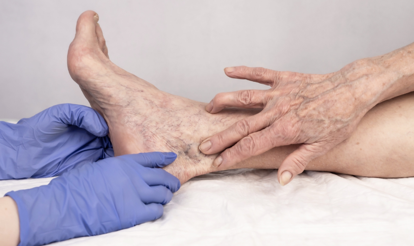 nguoi gia bi phu chan 3 - Viện Lão Tâm An