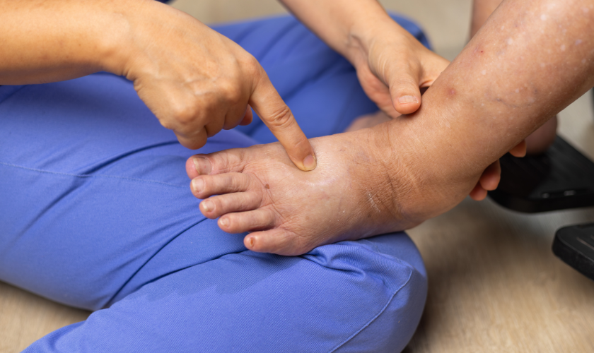 nguoi gia bi phu chan 6 - Viện Lão Tâm An